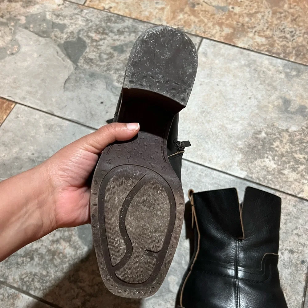 Booties - Picture 5 of 8